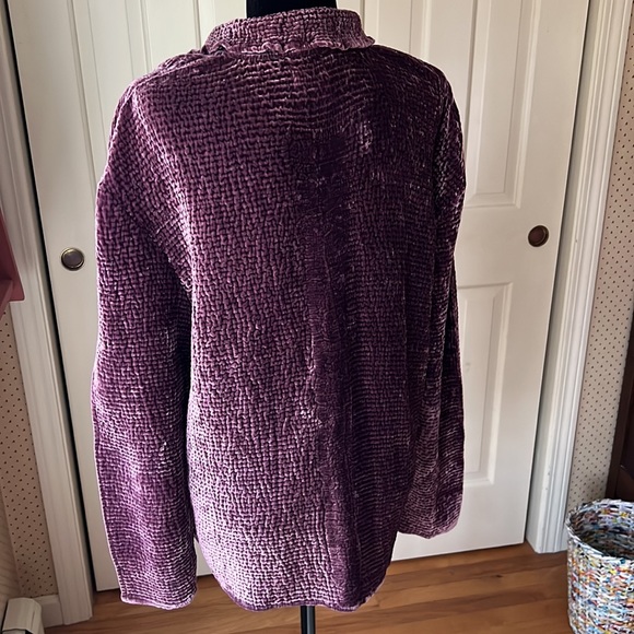 Textured velour plum top by UBU in EUC. Size XL - Picture 2 of 10